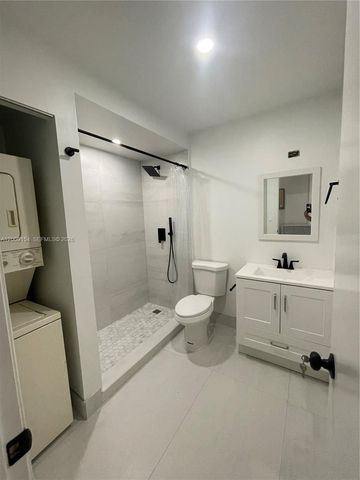 10016 Winding Lake Rd 202, Sunrise, FL 33351