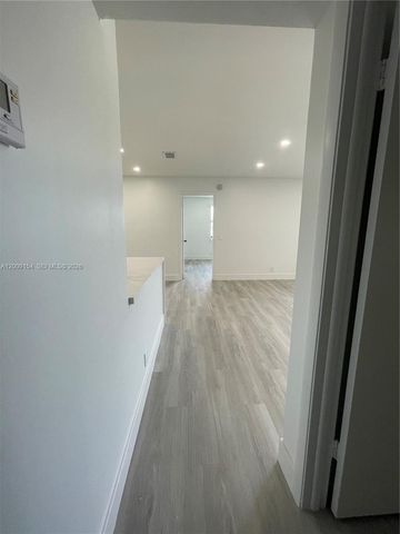 10016 Winding Lake Rd 202, Sunrise, FL 33351