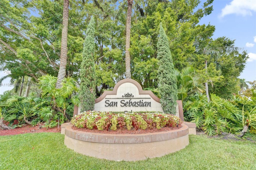 1435 Barcelona Way 5-27, Weston, FL 33327