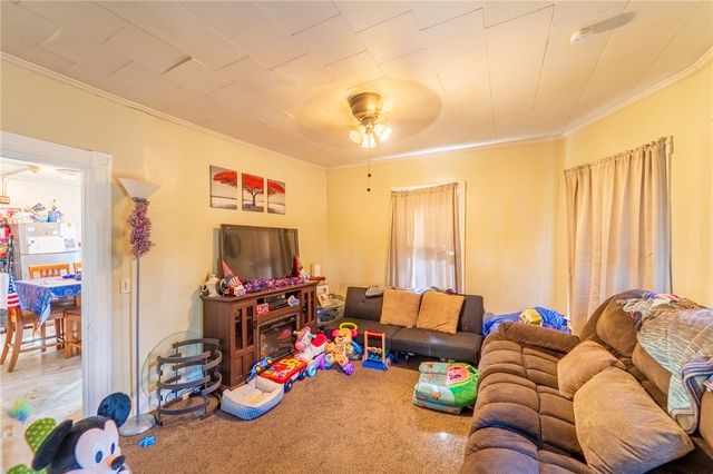 81 Columbus Avenue, Pawtucket, RI 02860