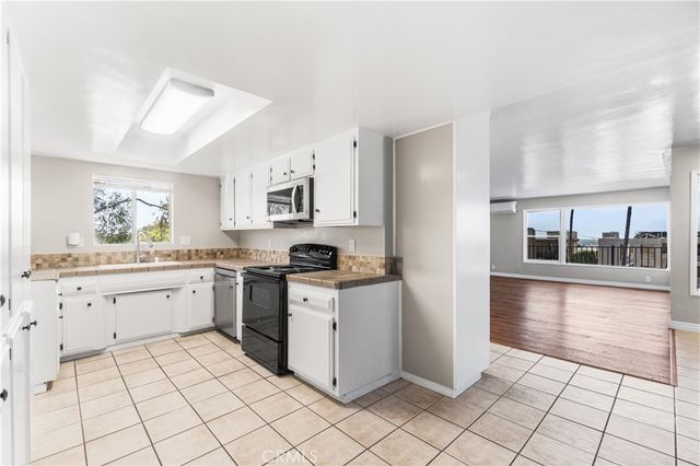 2699 E 20th, Signal Hill, CA 90755