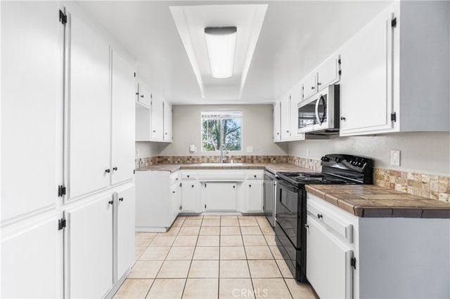 2699 E 20th, Signal Hill, CA 90755