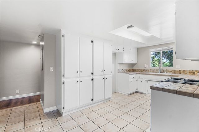 2699 E 20th, Signal Hill, CA 90755