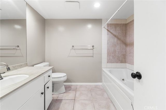 2699 E 20th, Signal Hill, CA 90755