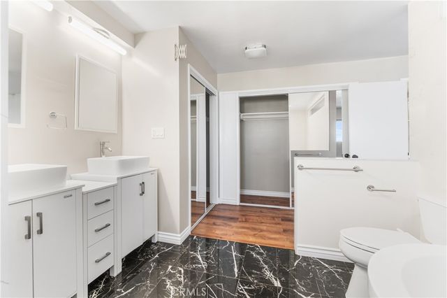 2699 E 20th, Signal Hill, CA 90755