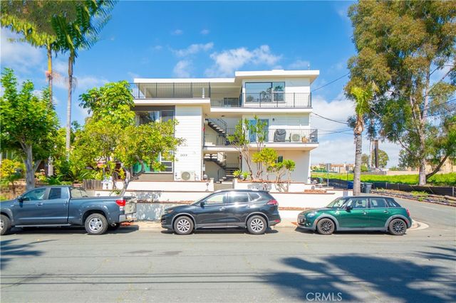 2699 E 20th, Signal Hill, CA 90755