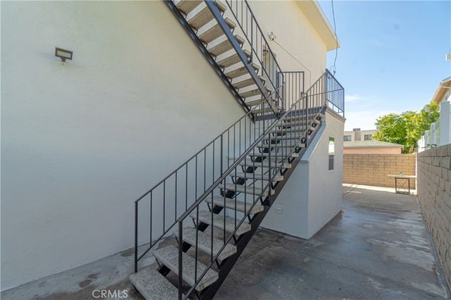 2699 E 20th, Signal Hill, CA 90755