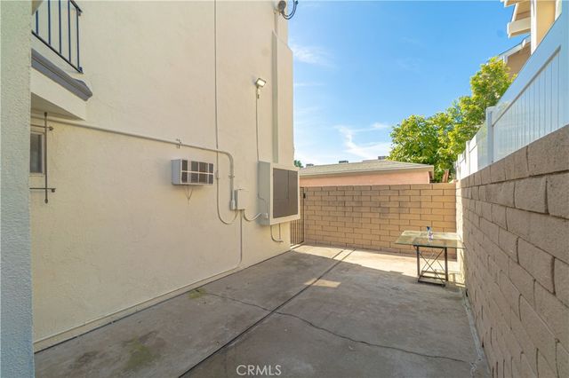 2699 E 20th, Signal Hill, CA 90755