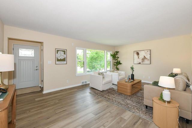 5659 S Quality AVENUE, Cudahy, WI 53110