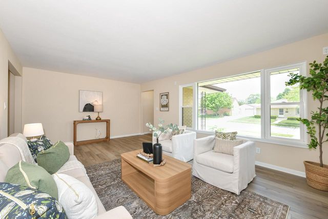5659 S Quality AVENUE, Cudahy, WI 53110