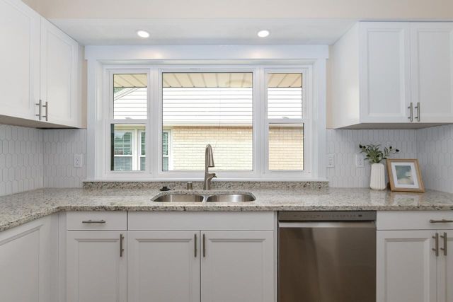 5659 S Quality AVENUE, Cudahy, WI 53110