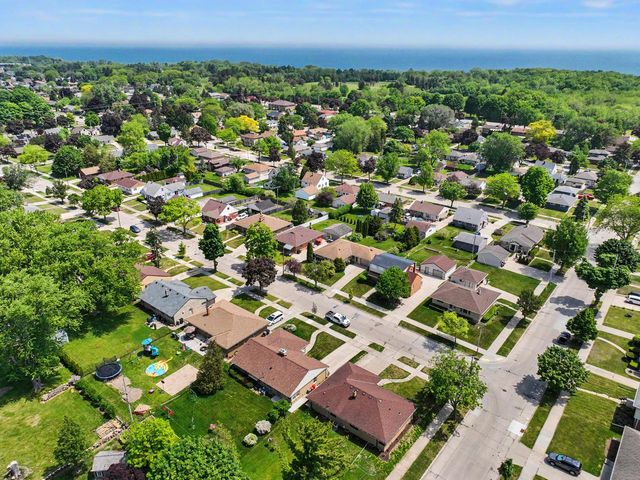 5659 S Quality AVENUE, Cudahy, WI 53110