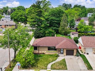 5659 S Quality AVENUE, Cudahy, WI 53110