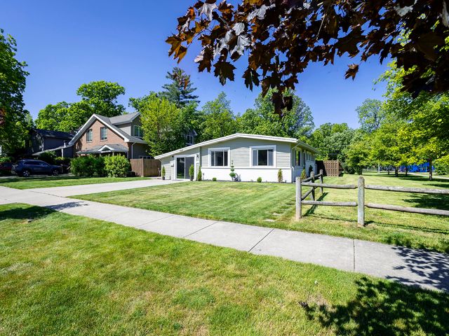 1520 Magnolia Street, Glenview, IL 60025