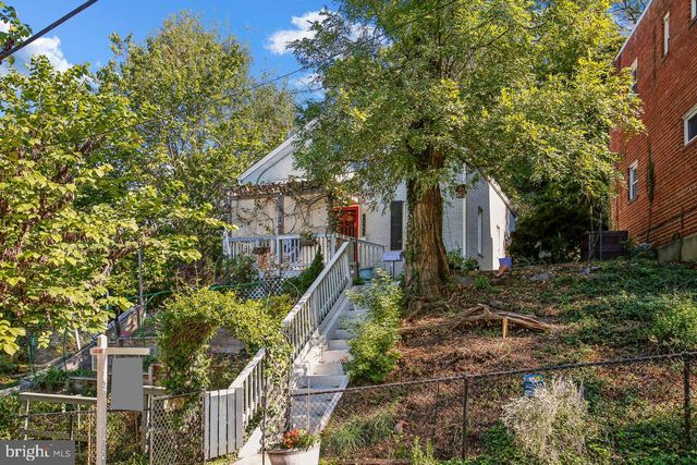 2340 GREEN ST SE, Washington, DC 20020