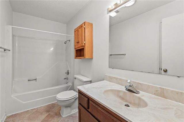 3520 Heathrow Drive, Winston-salem, NC 27127