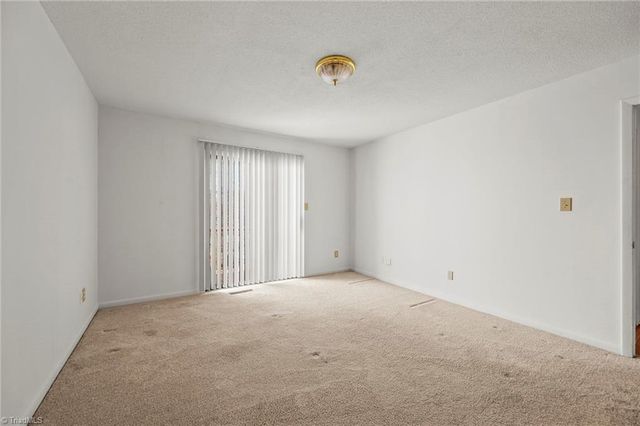 3520 Heathrow Drive, Winston-salem, NC 27127