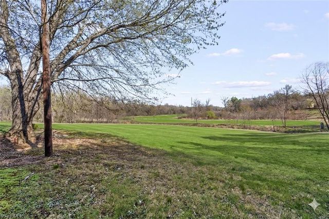 3520 Heathrow Drive, Winston-salem, NC 27127