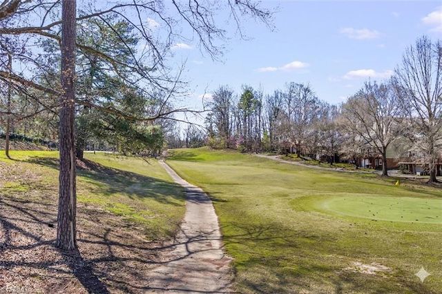 3520 Heathrow Drive, Winston-salem, NC 27127