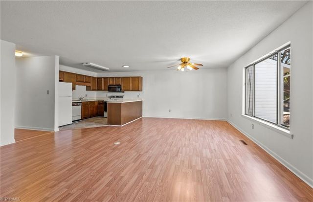 3520 Heathrow Drive, Winston-salem, NC 27127