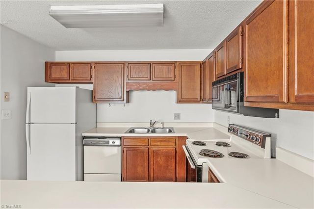 3520 Heathrow Drive, Winston-salem, NC 27127