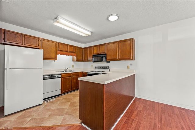 3520 Heathrow Drive, Winston-salem, NC 27127