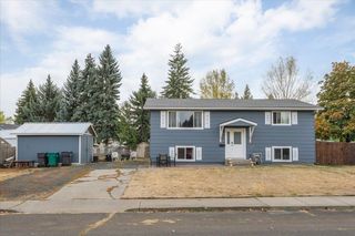 208 Holladay Rd, Cheney, WA 99004