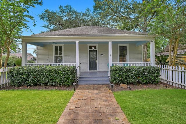403 S Lee Street, Alvin, TX 77511