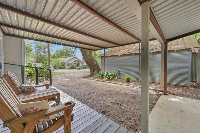 403 S Lee Street, Alvin, TX 77511