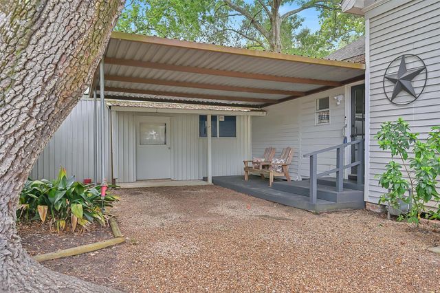 403 S Lee Street, Alvin, TX 77511