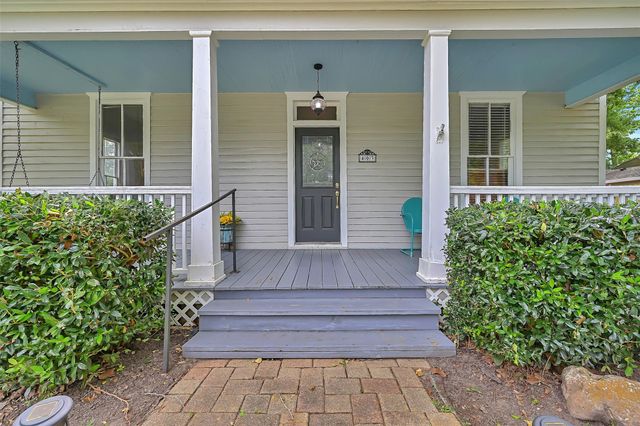 403 S Lee Street, Alvin, TX 77511