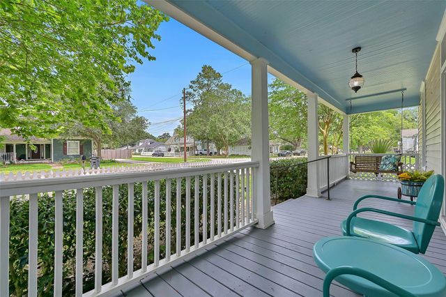 403 S Lee Street, Alvin, TX 77511
