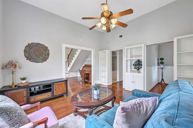 403 S Lee Street, Alvin, TX 77511
