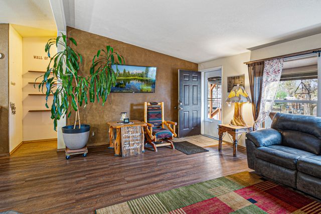 4572 NW 49th Lane NW, Redmond, OR 97756