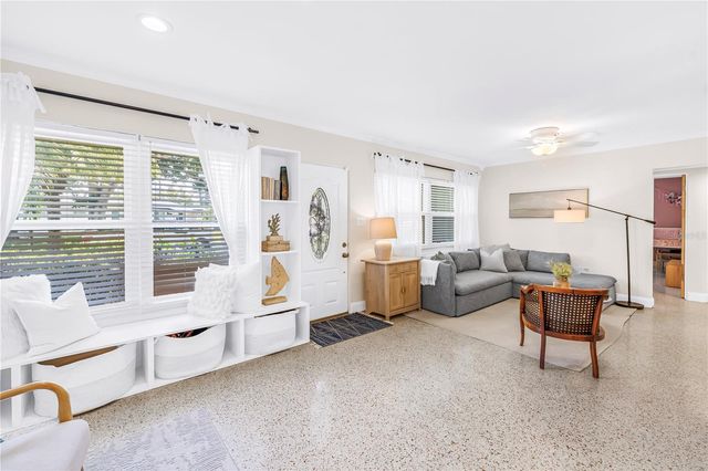 4039 ALBERCA WAY S, St Petersburg, FL 33712