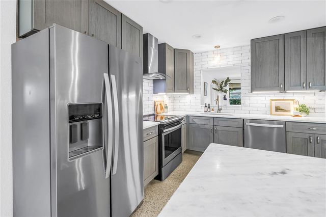 4039 ALBERCA WAY S, St Petersburg, FL 33712