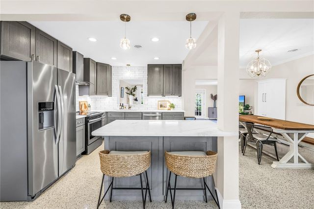 4039 ALBERCA WAY S, St Petersburg, FL 33712