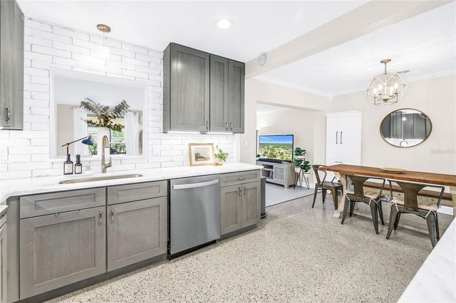 4039 ALBERCA WAY S, St Petersburg, FL 33712