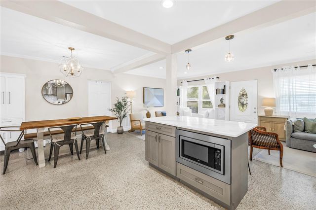 4039 ALBERCA WAY S, St Petersburg, FL 33712