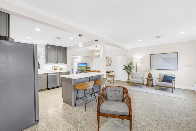 4039 ALBERCA WAY S, St Petersburg, FL 33712