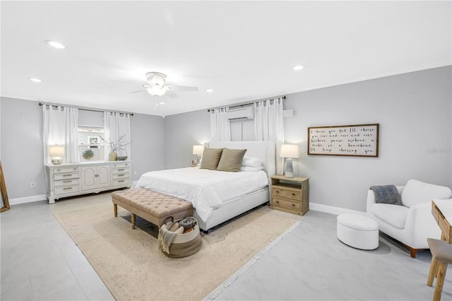 4039 ALBERCA WAY S, St Petersburg, FL 33712