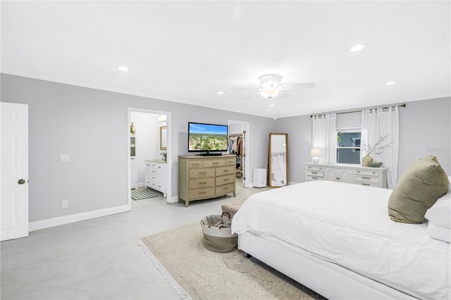 4039 ALBERCA WAY S, St Petersburg, FL 33712