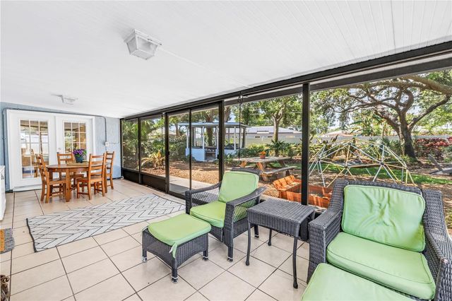 4039 ALBERCA WAY S, St Petersburg, FL 33712