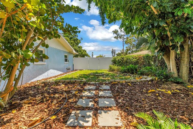 4039 ALBERCA WAY S, St Petersburg, FL 33712