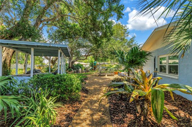 4039 ALBERCA WAY S, St Petersburg, FL 33712