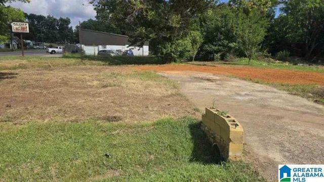 1504 10TH AVENUE, Bessemer, AL 35020