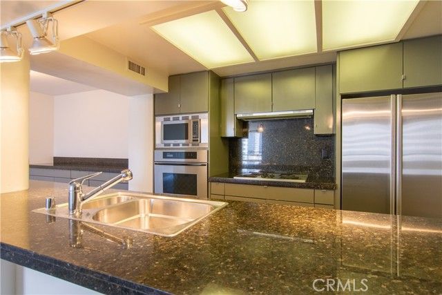 600 W 9th 1114, Los Angeles, CA 90015