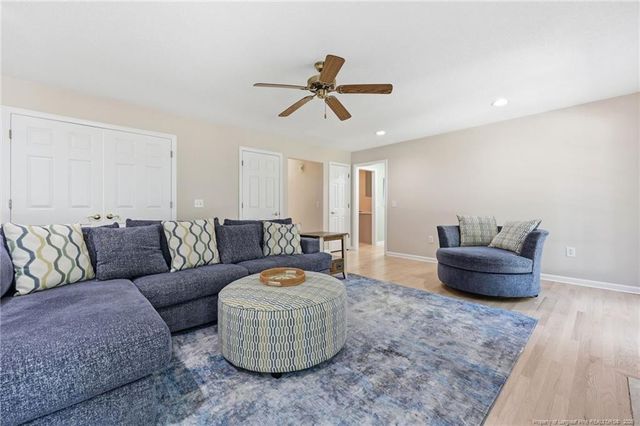 281 Pineridge Cove, Sanford, NC 27332