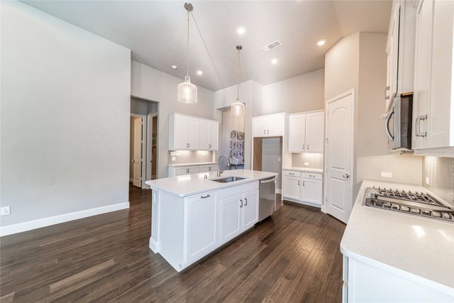 7905 Lewisville Lane, Mckinney, TX 75071