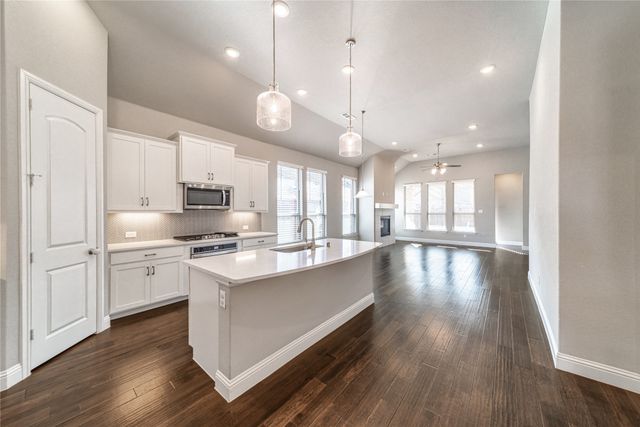 7905 Lewisville Lane, Mckinney, TX 75071